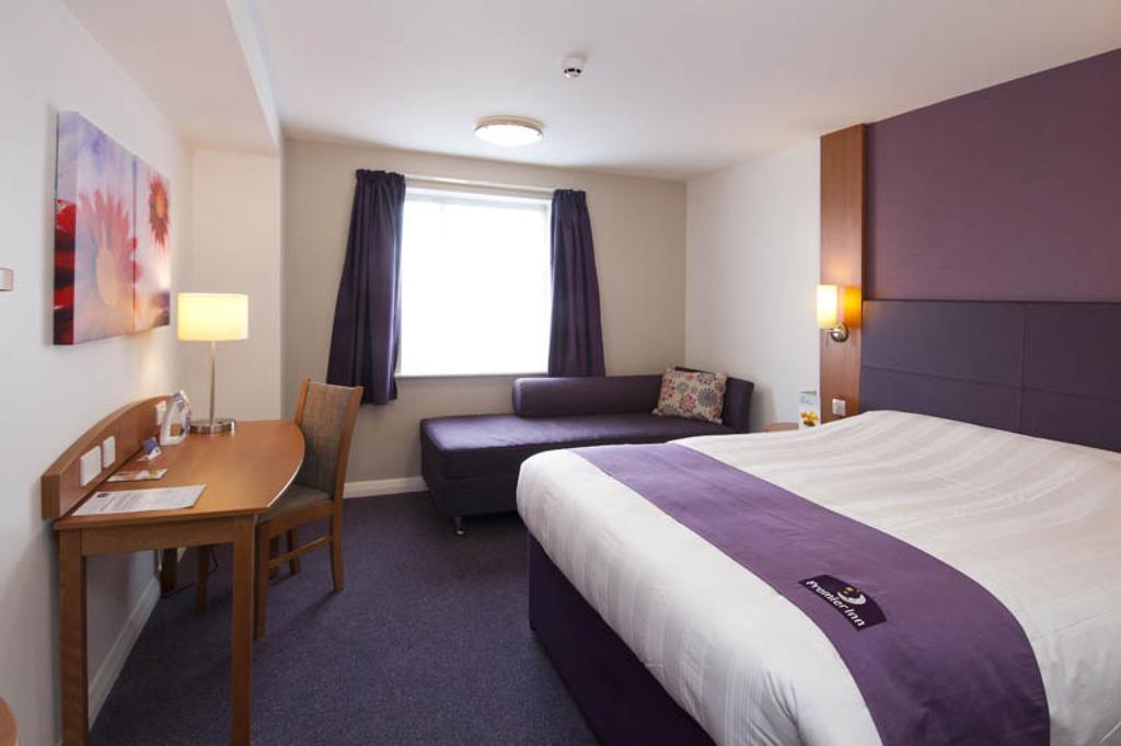 Premier Inn Reading - Caversham Bridge Екстер'єр фото