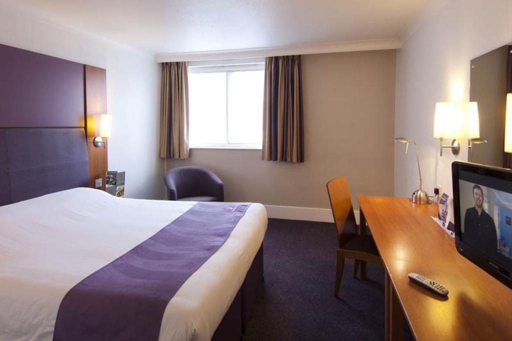 Premier Inn Reading - Caversham Bridge Екстер'єр фото